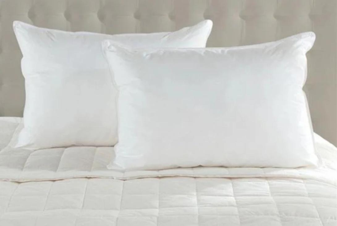 Gối bông gòn tạo sự êm ái và thoải mái khi ngủ