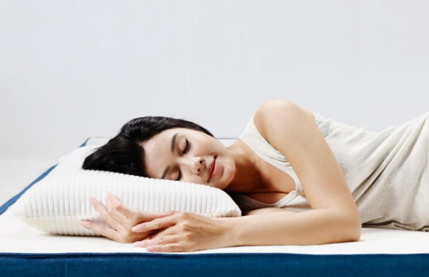 Ngăn chặn vi khuẩn và mạt bụi gây mụn cho da mặt