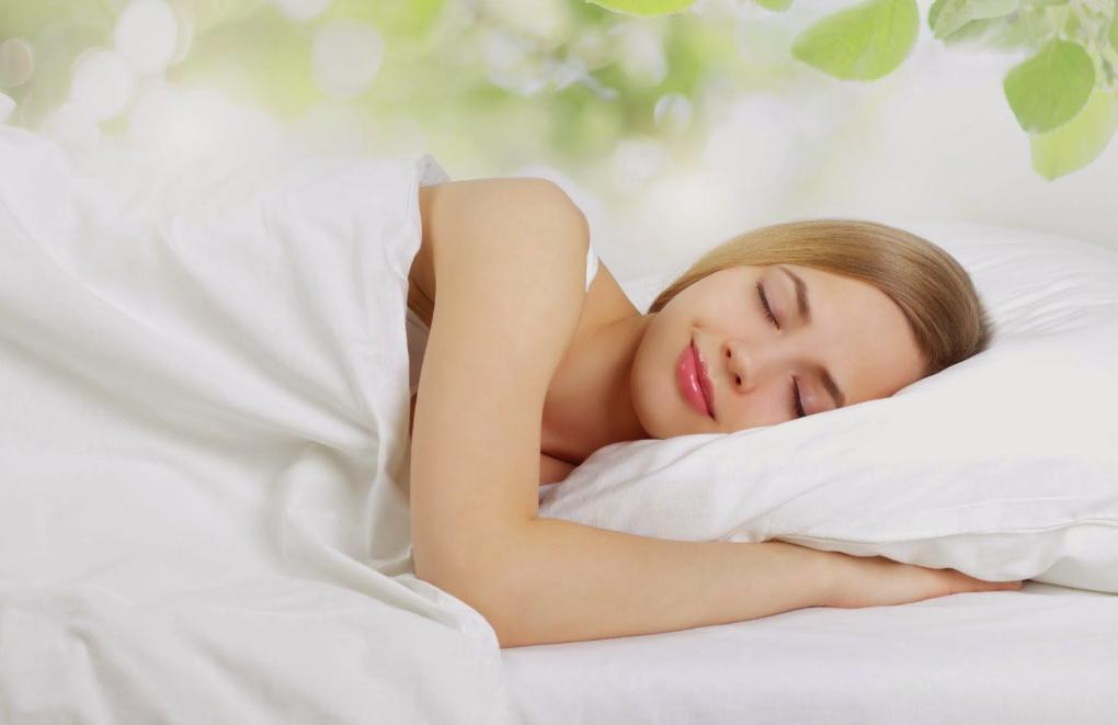Nằm gối trong thời gian dài cũng khiến cho gối bị xẹp